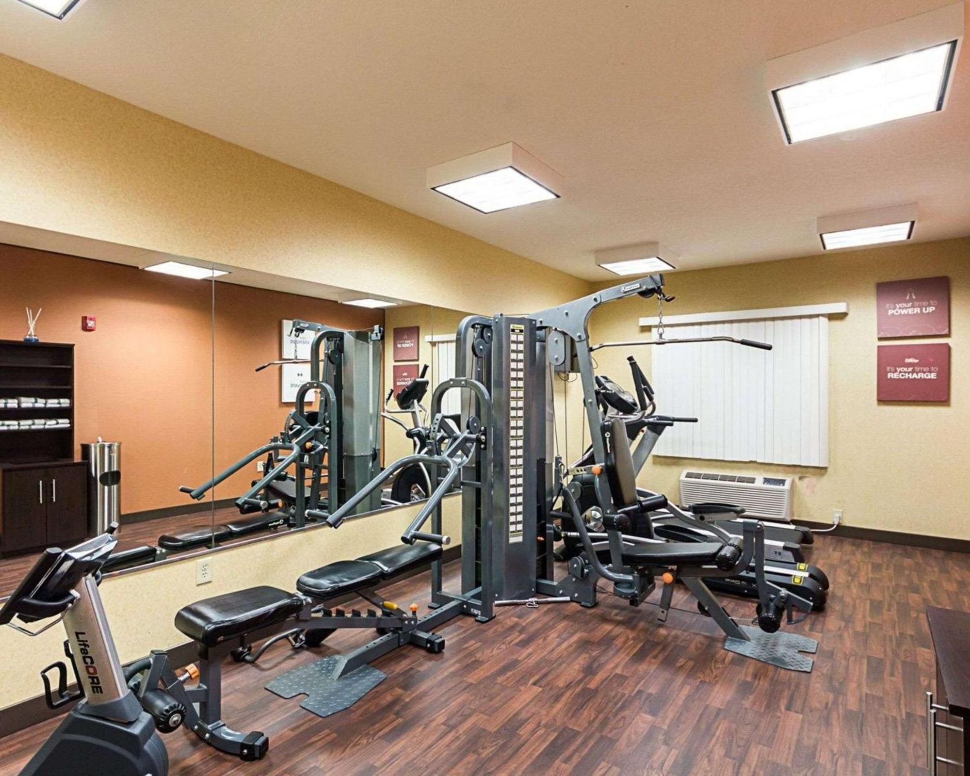 Comfort Suites Airport Wichita Buitenkant foto