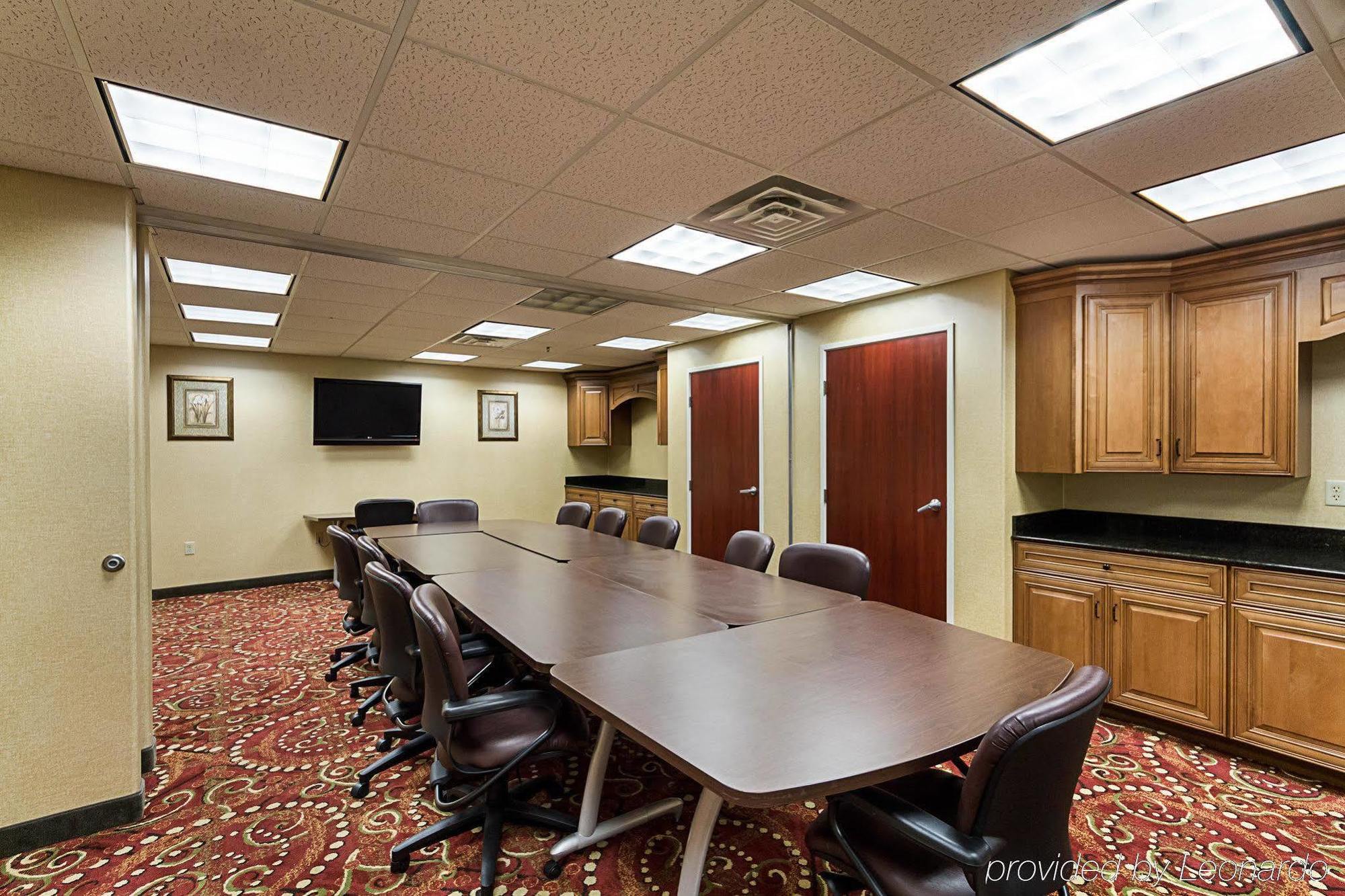 Comfort Suites Airport Wichita Buitenkant foto