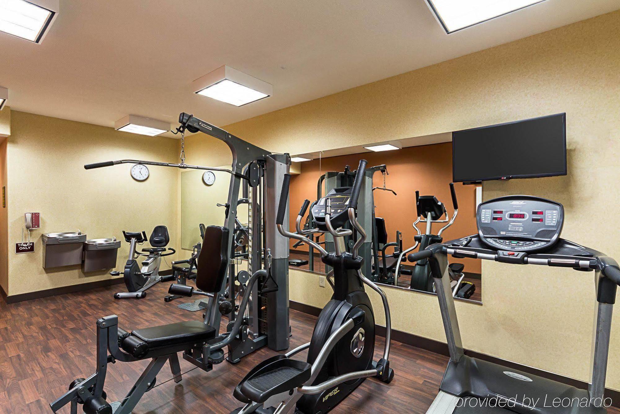 Comfort Suites Airport Wichita Buitenkant foto